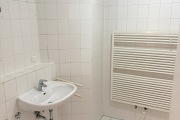 Obj.-Nr.-01250605-Wannenbad-Handtuchheizkoerper