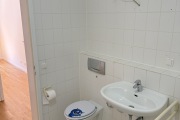Obj.-Nr.-01250605-Wannenbad-Waschbereich