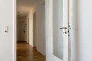 Obj.-Nr.-01250605-Wohnzimmer-Flur