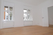 Obj.-Nr.-04230810-Wohnzimmer