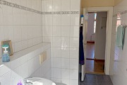 Obj.-Nr.-04250402-Wannenbad-zum-Flur