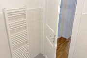 Obj.-Nr.-04250501-Wannenbad-zun-Flur