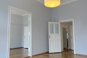 Obj.-Nr.-04251003-Schlafzimmer-seitlich
