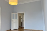 Obj.-Nr.-04251003-Schlafzimmer-zum-Flur