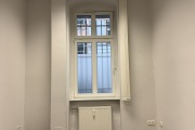 Obj.-Nr.-04260203-Bueroraum-2-zum-Fenster