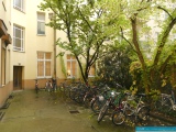 Obj.-Nr.-04260707-Innenhof-mit-Fahrradplaetzen