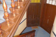 Obj.-Nr.-07230303-Treppenhaus-zur-Wohnung