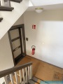 Obj.-Nr.-09260206-Treppenhaus-zur-Wohnung