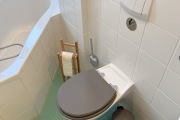 Obj.-Nr.-09260206-Wannenbad-WC-Mosaik