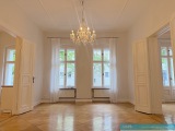 111260801-Salon