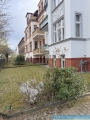 Obj.-Nr.-12260503-Hausansicht-Vorgarten