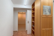 Obj.-Nr.-12260704-Flur-zu-Kueche-und-Wohnzimmer