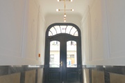 Obj.-Nr.-19250804-Hauseingangshalle-Ausgang