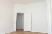 Obj.-Nr.-19250804-Schlafzimmer-zum-Flur