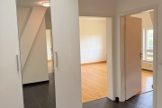 Obj.-Nr.-19260402-Flur-mit-Einbauschrank
