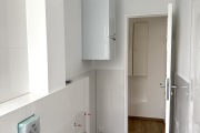 Obj.-Nr.-20260501-Badezimmer-zum-Flur