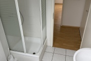 Obj.-Nr.-21251001-Duschbad-zum-Flur