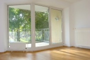Obj.-Nr.-23260405-Wohnzimmer-zum-Balkon