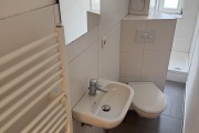 Obj.-Nr.-03260705-Duschbad-WC-und-Waschbereich