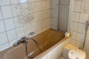 Obj.-Nr.-90250801-OG-Wannenbad-Wanne